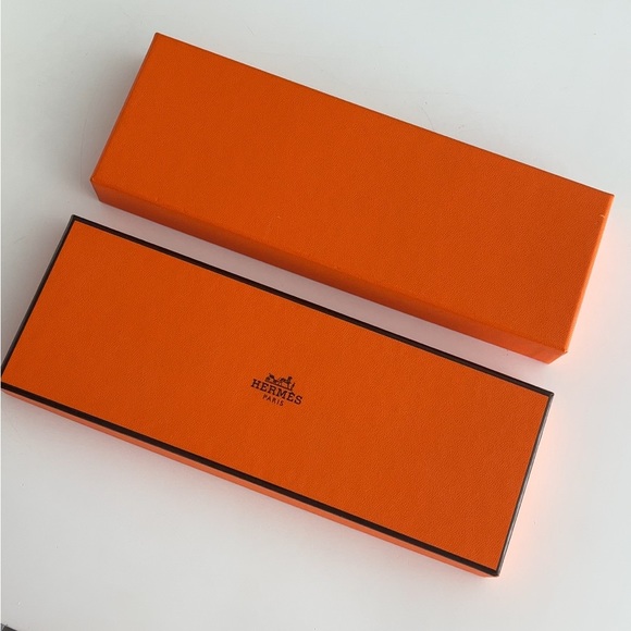 Authentic HERMÈS Gift Box - Picture 2 of 4